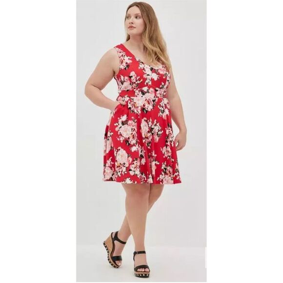 Torrid Plus Size Red Floral Contouring‎ Fit & Flare Ponte Dress 24 NWT - Picture 1 of 11